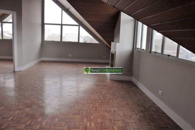 Imagem Casa com 6 Quartos à Venda, 435 m² em Uberaba - Curitiba Imagem Casa com 6 Quartos à Venda, 435 m² em Uberaba - Curitiba