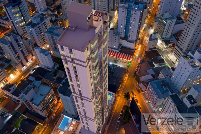 Imagem Apartamento com 4 Quartos à Venda, 146 m² em Centro - Balneário Camboriú Imagem Apartamento com 4 Quartos à Venda, 146 m² em Centro - Balneário Camboriú