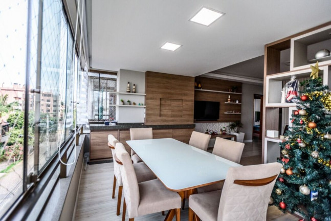 Imagem Imóvel com 3 Quartos à Venda, 241 m² em Jardim Lindóia - Porto Alegre Imagem Imóvel com 3 Quartos à Venda, 241 m² em Jardim Lindóia - Porto Alegre