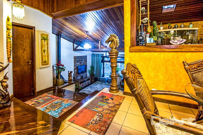 Imagem Casa com 3 Quartos à Venda, 310 m² em São Braz - Curitiba