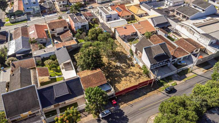Imagem Terreno à Venda, 839 m² em Novo Mundo - Curitiba Imagem Terreno à Venda, 839 m² em Novo Mundo - Curitiba
