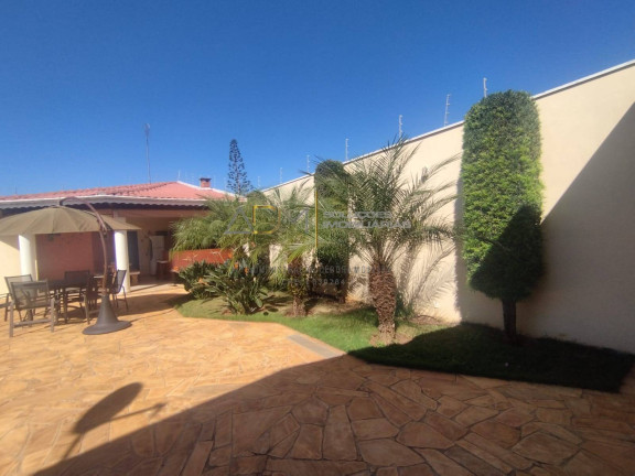 Imagem Casa com 3 Quartos à Venda, 240 m² em Vila Rodrigues Alves - Botucatu