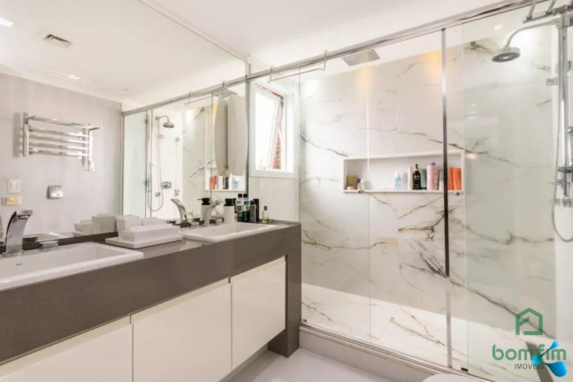 Imagem Apartamento com 3 Quartos à Venda, 241 m² em Auxiliadora - Porto Alegre Imagem Apartamento com 3 Quartos à Venda, 241 m² em Auxiliadora - Porto Alegre