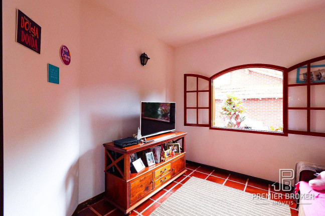 Imagem Casa com 4 Quartos à Venda, 187 m² em Golfe - Teresópolis Imagem Casa com 4 Quartos à Venda, 187 m² em Golfe - Teresópolis