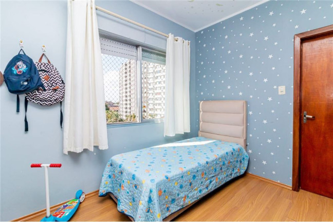 Imagem Imóvel com 3 Quartos à Venda, em São João - Porto Alegre Imagem Imóvel com 3 Quartos à Venda, em São João - Porto Alegre