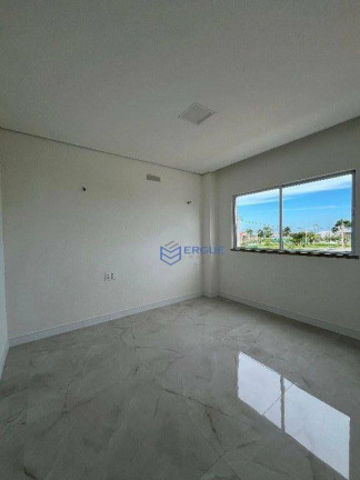 Imagem Casa com 4 Quartos à Venda, 219 m² em Cidade Alpha - Eusébio Imagem Casa com 4 Quartos à Venda, 219 m² em Cidade Alpha - Eusébio