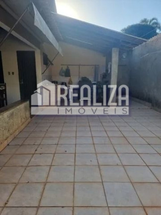 Imagem Casa com 3 Quartos à Venda, 240 m² em Fabrício - Uberaba Imagem Casa com 3 Quartos à Venda, 240 m² em Fabrício - Uberaba