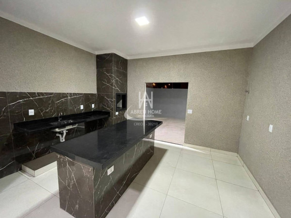 Casa com 3 Quartos à Venda, 