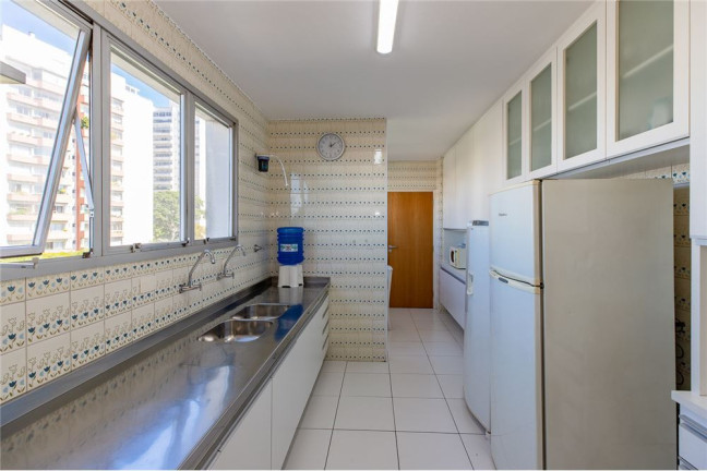 Imagem Imóvel com 4 Quartos à Venda, em Paraisópolis - São Paulo Imagem Imóvel com 4 Quartos à Venda, em Paraisópolis - São Paulo