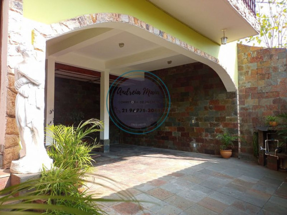 Imagem Casa com 4 Quartos à Venda, 200 m²