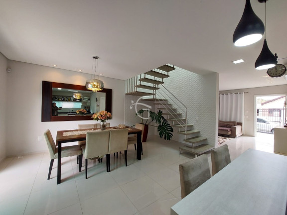 Imagem Casa com 3 Quartos à Venda, em Floresta - Joinville Imagem Casa com 3 Quartos à Venda, em Floresta - Joinville