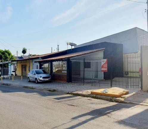 Casa à Venda, 389 m² em Cuiabá
