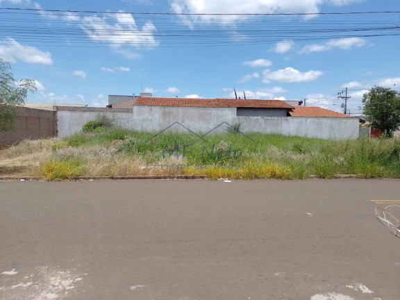 Terreno à Venda, 328 m² em Jardim Treviso - Pirassununga