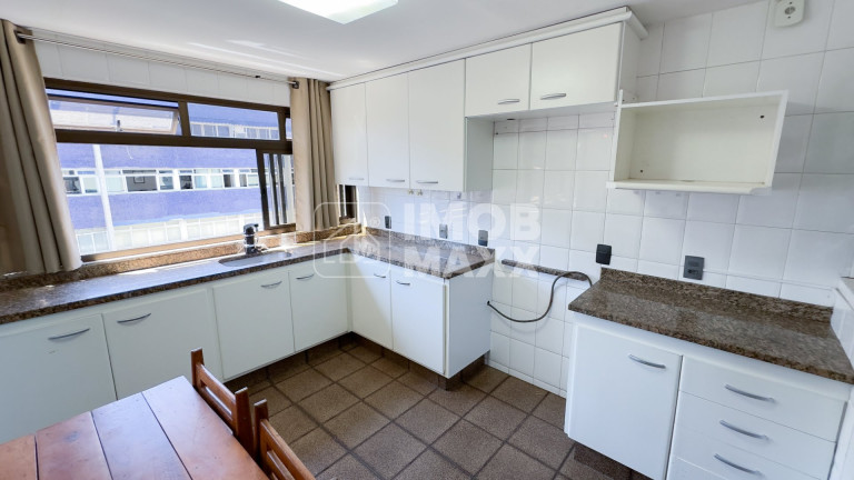 Imagem Apartamento com 3 Quartos à Venda, 120 m² em Asa Sul - Brasília
