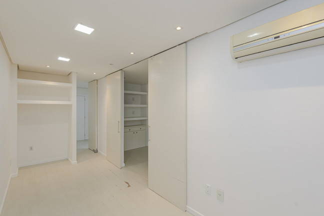 Imagem Sala Comercial à Venda, 45 m² em Independência - Porto Alegre Imagem Sala Comercial à Venda, 45 m² em Independência - Porto Alegre