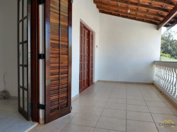 Sobrado com 2 Quartos à Venda, 159 m² em Vila Galvão - Jundiaí