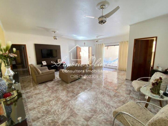 Imagem Casa com 3 Quartos à Venda, 530 m² em Vila São José - Taubaté Imagem Casa com 3 Quartos à Venda, 530 m² em Vila São José - Taubaté