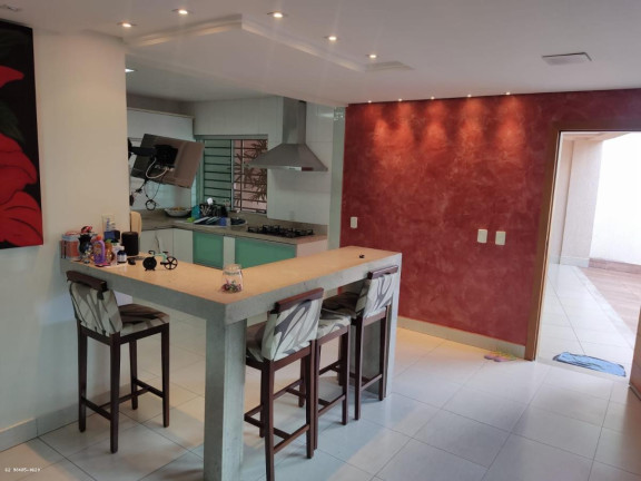 Imagem Casa com 3 Quartos à Venda, 231 m² em Setor Jaó - Goiânia