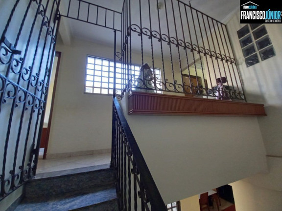 Imagem Casa com 4 Quartos à Venda, 244 m² em Setor Sudoeste - Goiânia Imagem Casa com 4 Quartos à Venda, 244 m² em Setor Sudoeste - Goiânia