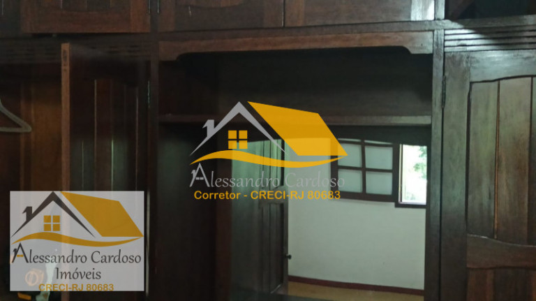 Imagem Casa com 3 Quartos à Venda, 300 m²