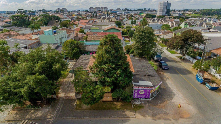 Imagem Terreno à Venda, 910 m² em Capão Raso - Curitiba Imagem Terreno à Venda, 910 m² em Capão Raso - Curitiba