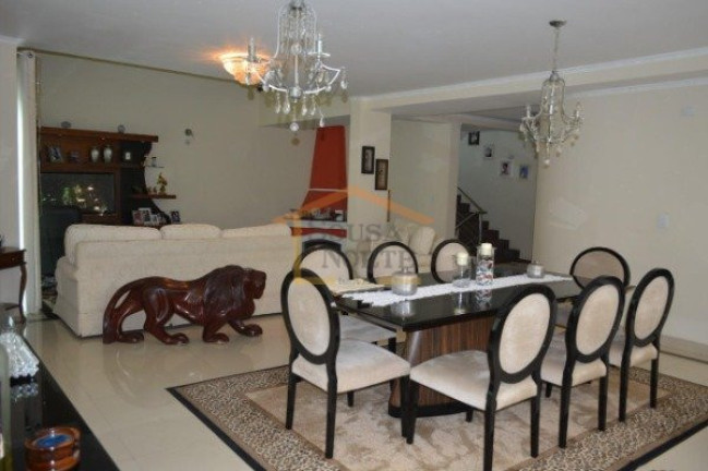 Imagem Sobrado com 5 Quartos à Venda, 450 m² em Vila Galvão - Guarulhos Imagem Sobrado com 5 Quartos à Venda, 450 m² em Vila Galvão - Guarulhos