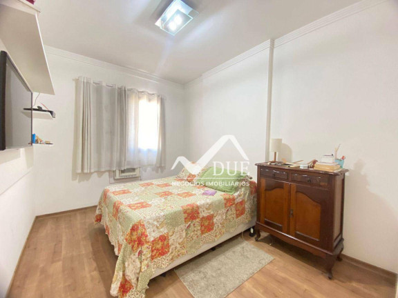 Imagem Apartamento com 3 Quartos à Venda, 125 m² em Embaré - Santos