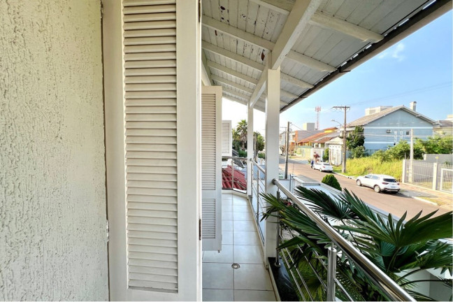 Imagem Casa com 4 Quartos à Venda, 243 m² em Moinhos De Vento - Canoas