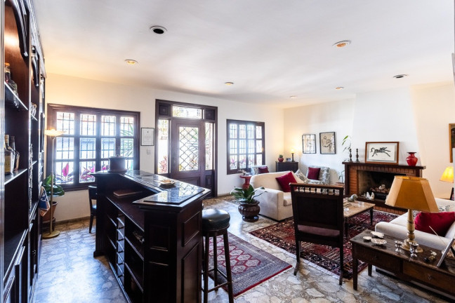 Casa com 3 Quartos à Venda, 250 m² em Sumaré - São Paulo