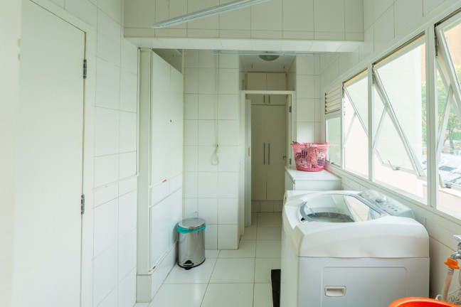 Imagem Imóvel com 3 Quartos à Venda, 210 m² em Moema - São Paulo