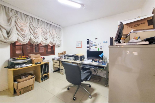 Imagem Casa com 3 Quartos à Venda, em Jardim Itu - Porto Alegre Imagem Casa com 3 Quartos à Venda, em Jardim Itu - Porto Alegre