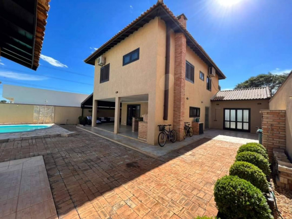 Casa com 3 Quartos à Venda, 305 m² em Centro - Boituva