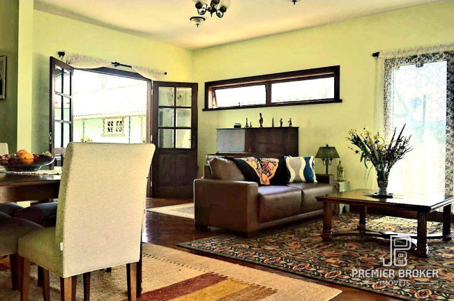 Imagem Casa com 3 Quartos à Venda, 460 m² em Golfe - Teresópolis