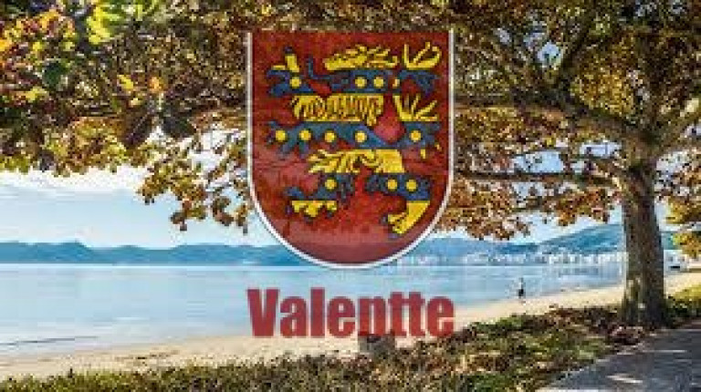 Imagem Terreno à Venda, 215 m² em Balneário - Florianópolis Imagem Terreno à Venda, 215 m² em Balneário - Florianópolis