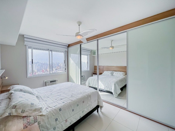 Imagem Imóvel com 2 Quartos à Venda, 72 m² em Petrópolis - Porto Alegre