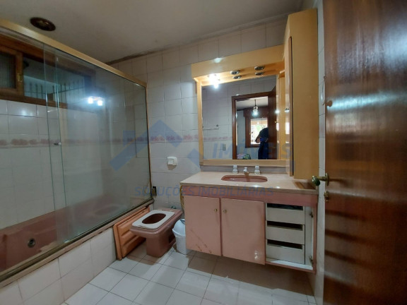 Imagem Sobrado com 5 Quartos à Venda, 380 m² em Jardim Lindóia - Porto Alegre