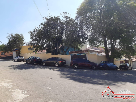 Casa com 3 Quartos à Venda, 598 m² em Parque Santo Antônio - Jacareí