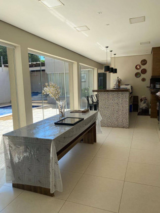 Imagem Casa com 4 Quartos à Venda, 280 m² em Cuiabá Imagem Casa com 4 Quartos à Venda, 280 m² em Cuiabá