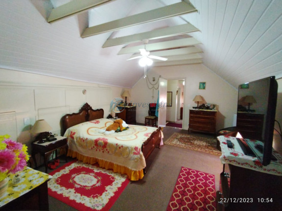 Imagem Casa com 4 Quartos à Venda, 319 m² em São Francisco - Curitiba Imagem Casa com 4 Quartos à Venda, 319 m² em São Francisco - Curitiba