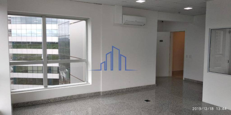 Sala Comercial à Venda, 46 m² em Green Valley Alphaville - Barueri