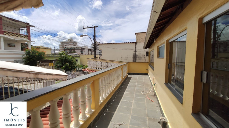 Imagem Casa com 3 Quartos à Venda, 178 m² em Centro - São Lourenço