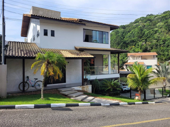 Casa com 4 Quartos à Venda, 350 m² em Taquaras - Balneário Camboriú