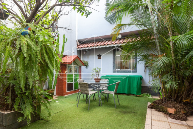 Imagem Casa com 3 Quartos à Venda, 332 m² em Jardim Europa - São Paulo Imagem Casa com 3 Quartos à Venda, 332 m² em Jardim Europa - São Paulo