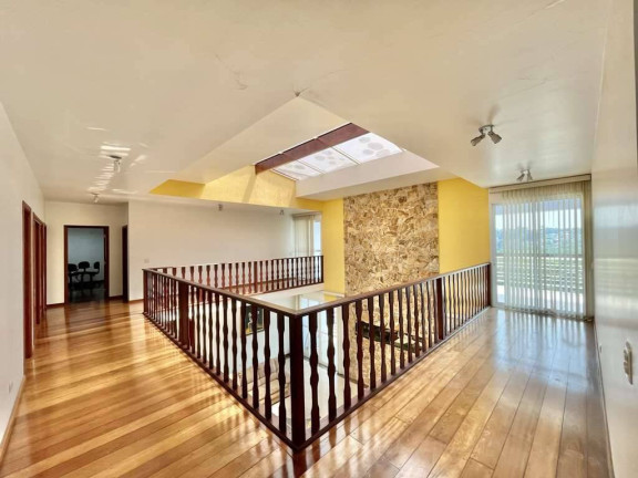 Imagem Casa com 6 Quartos à Venda, 1.200 m² em Golf Village - Carapicuíba Imagem Casa com 6 Quartos à Venda, 1.200 m² em Golf Village - Carapicuíba