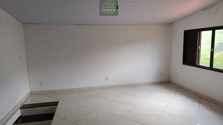 Imagem Casa com 3 Quartos à Venda, 450 m²