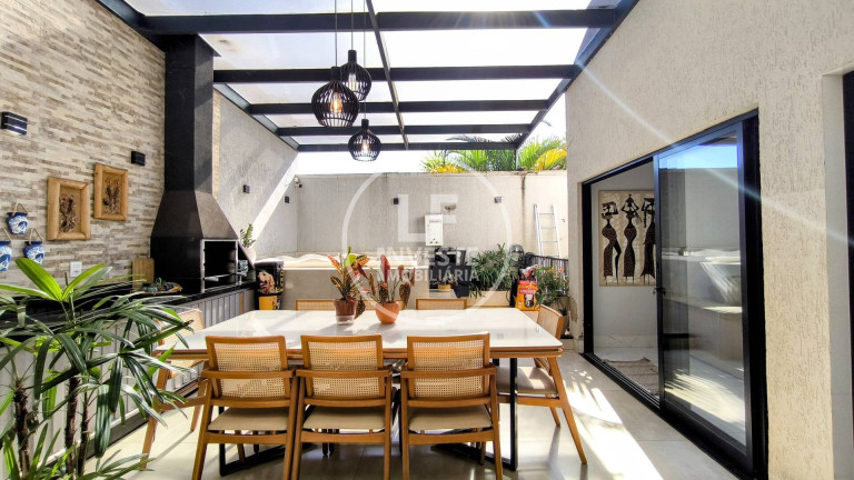 Imagem Casa com 3 Quartos à Venda, 300 m² em Residencial Brisas Da Mata - Goiânia Imagem Casa com 3 Quartos à Venda, 300 m² em Residencial Brisas Da Mata - Goiânia