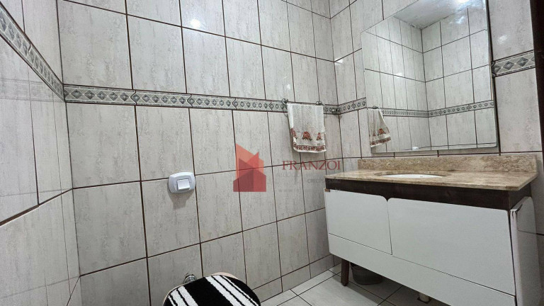 Imagem Sobrado com 5 Quartos à Venda, 153 m² em Barra Do Rio - Itajaí Imagem Sobrado com 5 Quartos à Venda, 153 m² em Barra Do Rio - Itajaí