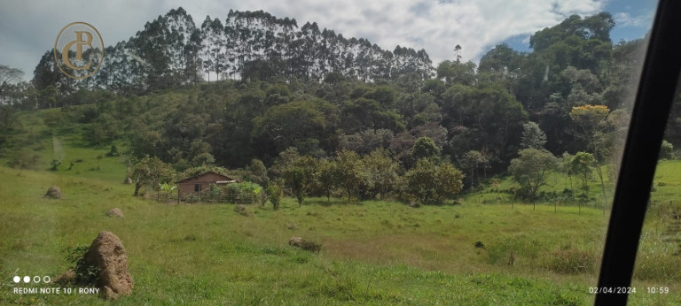 Imagem Chácara com 2 Quartos à Venda, 180 m² em Macaco - Paraibuna Imagem Chácara com 2 Quartos à Venda, 180 m² em Macaco - Paraibuna