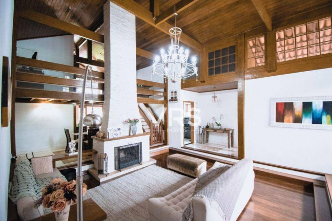 Imagem Casa com 4 Quartos à Venda, 232 m² em Carlos Guinle - Teresópolis