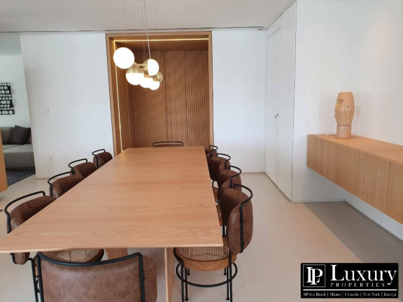 Imagem Apartamento com 3 Quartos à Venda, 251 m² em Vila Nova Conceição - São Paulo Imagem Apartamento com 3 Quartos à Venda, 251 m² em Vila Nova Conceição - São Paulo